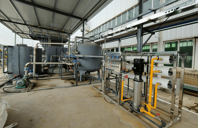 Process of treating chemical effluent Process of treating chemical effluent